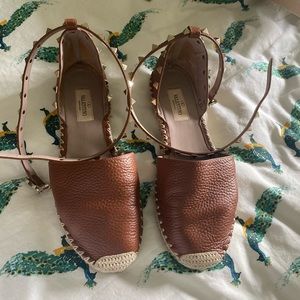 Barely ever wore them.